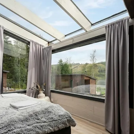 Private Himosranta Glass & Jacuzzi *